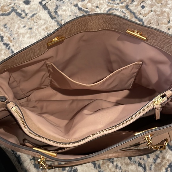 Tory Burch 💫 Georgia Pebbled Devon Tote - Picture 11 of 13